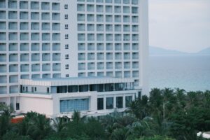 Lavanderia Industrial para Hotel: Vida Útil do Enxoval e Economia